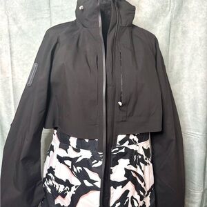 Sweaty Betty Size Small Black and White Ski Jacket